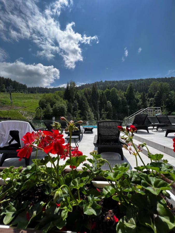 Hotel Skilandhouse Bukovel Exterior photo